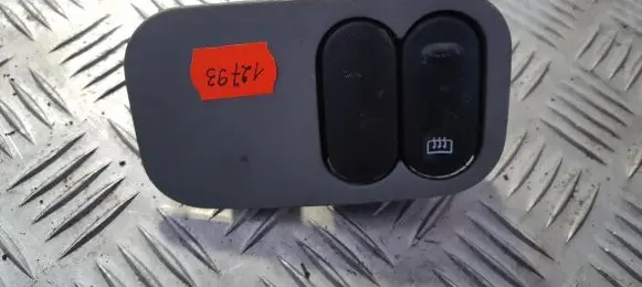 Renault Kangoo I Windscreen/window heater switch 093829B