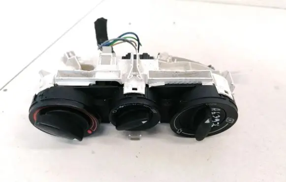Audi A4 S4 B5 8D Climate control unit