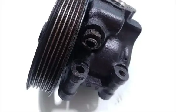 Ford Mondeo Mk III Power steering pump 1S7Q-3A733-AA