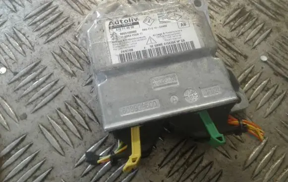 Peugeot 308 Airbag control unit/module 610714900