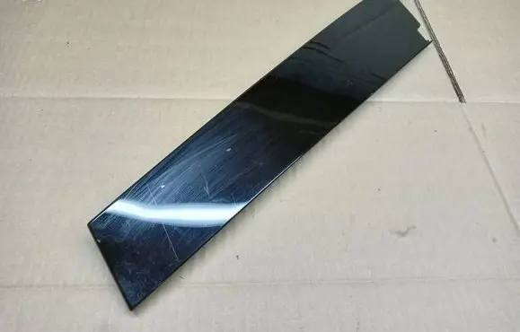 Front door glass trim molding