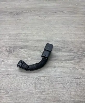 BMW 3 F30 F35 F31 Fuel pressure sensor 8573385 13632610