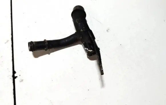 Volkswagen Touareg I Engine coolant pipe/hose