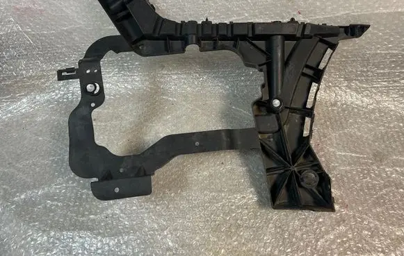 Volvo S90, V90 Rear bumper mounting bracket 31425065