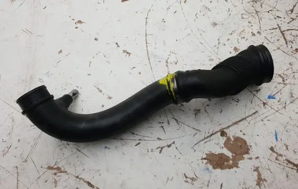 Volvo XC90 Turbo air intake inlet pipe/hose 30769234 30714480