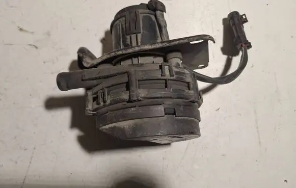 Opel Vectra B Secondary air pump 90530018 96T141 72186020