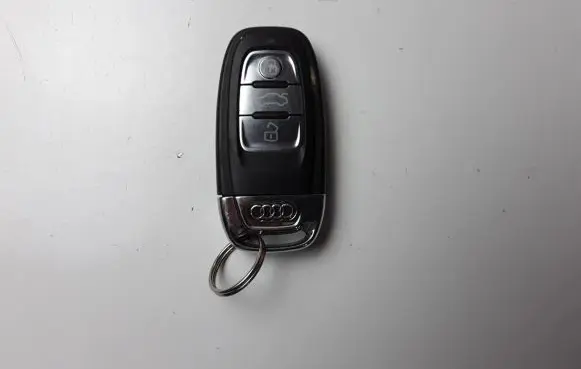 Audi A4 S4 B8 8K Ignition key/card AUDIA4