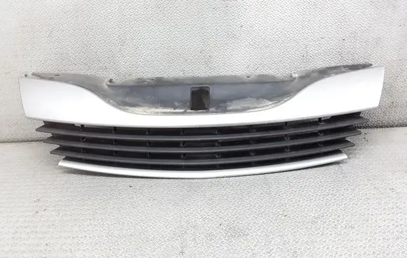 Renault Laguna II Front bumper upper radiator grill 8200012581