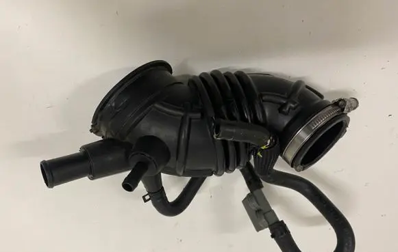 KIA Sportage Air intake duct part 28130-D3500