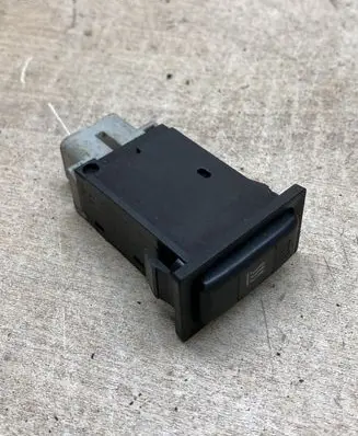 Toyota Yaris Verso Windscreen/window heater switch 153337