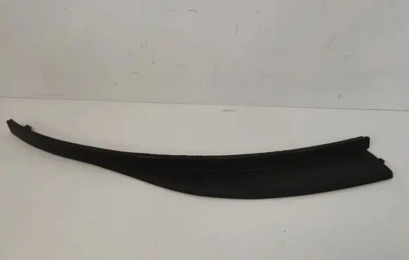 Front bumper lip