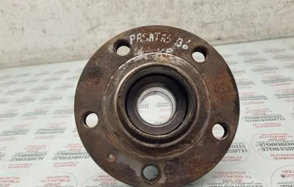 Volkswagen PASSAT B6 Rear wheel ball bearing 