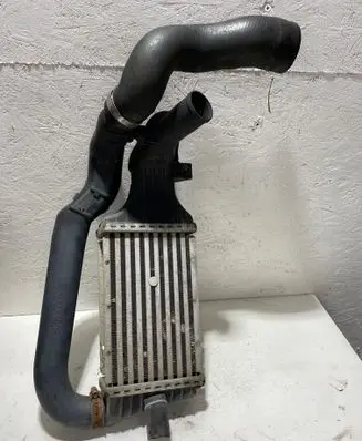 Opel Zafira A Intercooler air channel guide 46598