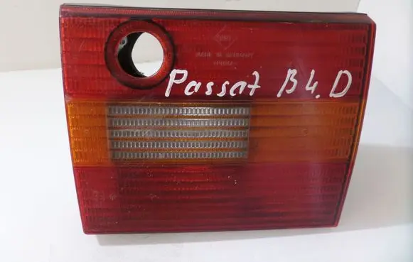 Volkswagen PASSAT B4 Tailgate rear/tail lights 3A9945108