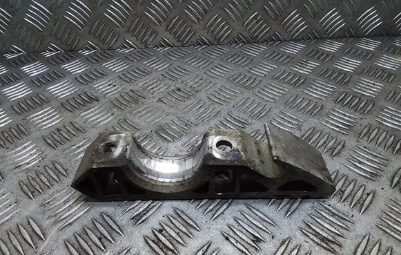 Audi Q7 4L Sway bar bush bracket, front 7L0411063B
