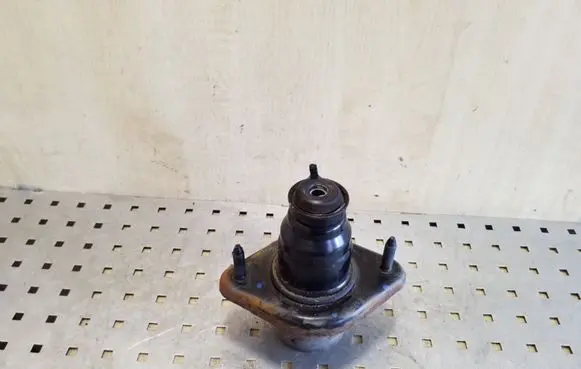 Honda CR-V Coil spring/strut mount 