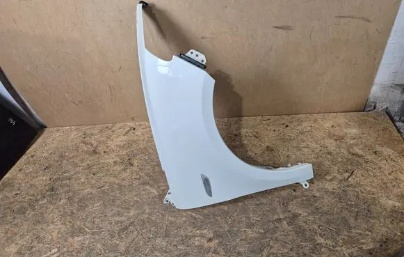 Chrysler Ypsilon Fender
