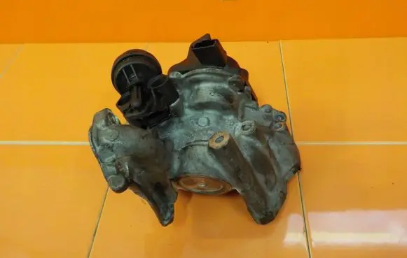 Ford Galaxy EGR thermostat 30725855