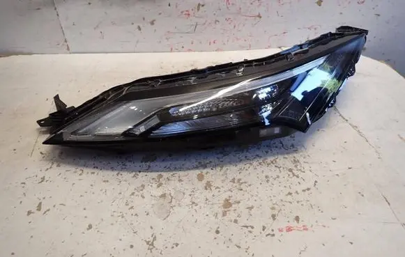 Nissan X-Trail T33 Headlight/headlamp 516541561