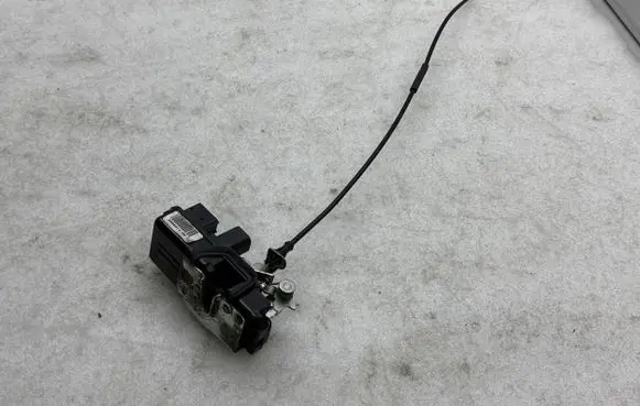 Tesla Model S Front door lock 600891300C