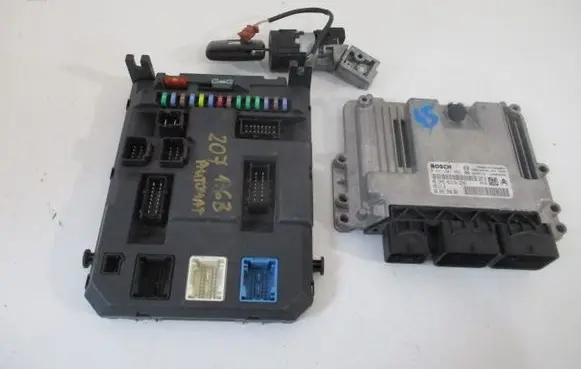 Peugeot 207 CC Engine ECU kit and lock set 0261201863