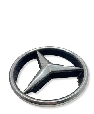 Mercedes-Benz S W126 Manufacturer badge logo/emblem A6737510718
