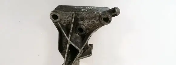 Opel Vectra B Engine mounting bracket 90496729