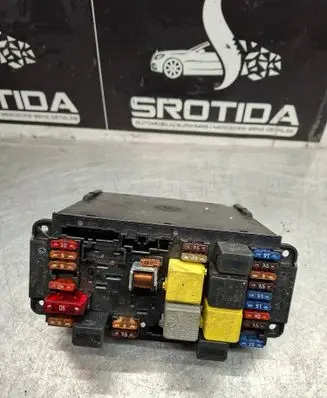Mercedes-Benz C W203 Fuse box set 0025459401 5DK00797330 000131715127020