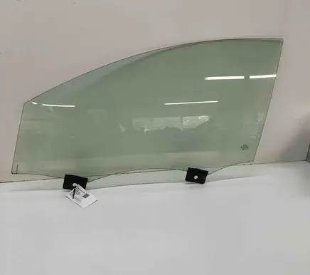 Audi Q7 4L Front door window glass four-door