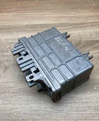 Volkswagen PASSAT B4 Engine control unit/module ECU 3A0907311B 0261203788