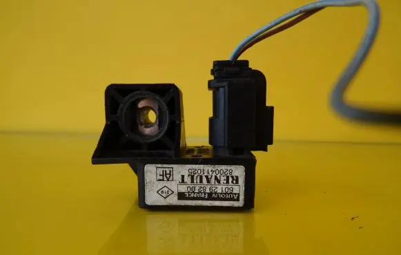 Renault Megane II Airbag deployment crash/impact sensor 8200411025