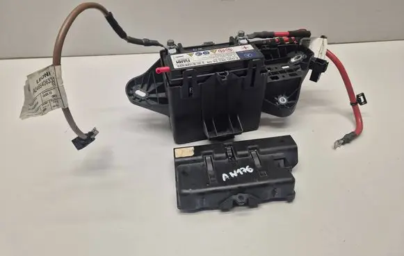 Mercedes-Benz A W176 Car battery A0009829608 A0009822023 A2465406332