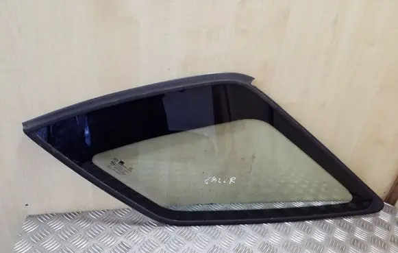 KIA Sorento Rear side window