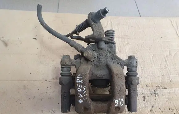 Skoda Superb B6 (3T) Rear brake caliper