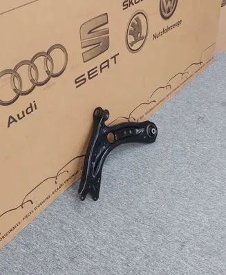 Volkswagen Golf VII Front lower control arm/wishbone 5QM407151A 5QM.407.151.A 5Q0407151R