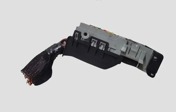 Opel Insignia A Fuse module 13222786