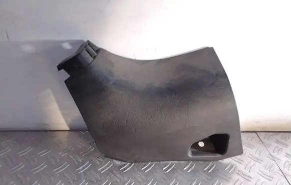 Foot area side trim