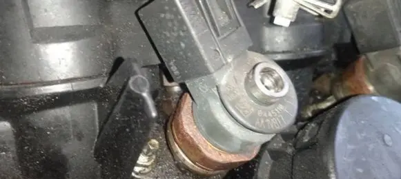 BMW X3 E83 Fuel injector 0445110216 7793836