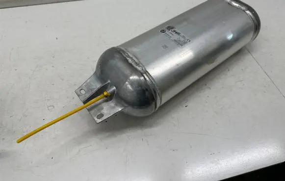 BMW X7 G07 Air suspension tank/reservoir 6878492