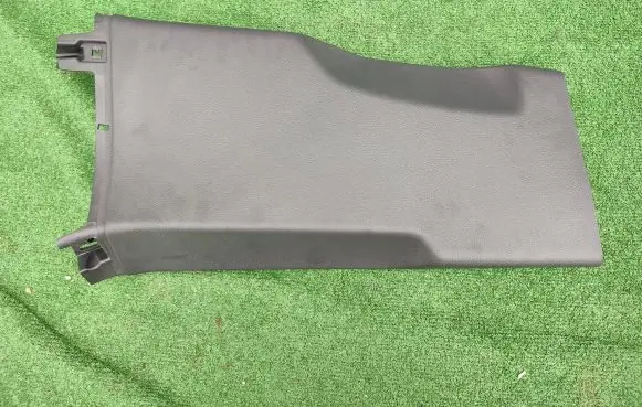 Audi e-tron (B) pillar trim (bottom) 4KE867240 2666