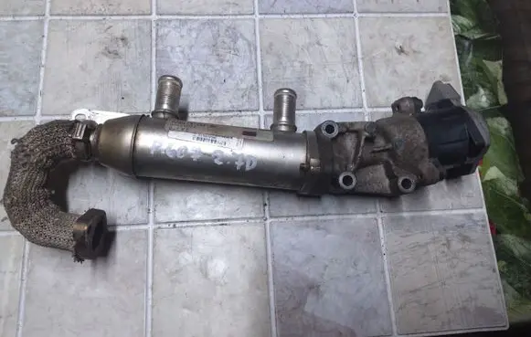 Peugeot 607 EGR valve cooler 4U3Q9Y493BJ