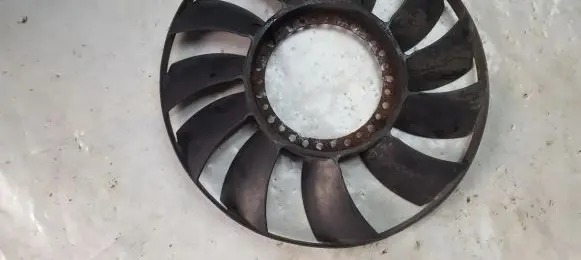 Volkswagen PASSAT B5 Fan impeller 058121301B