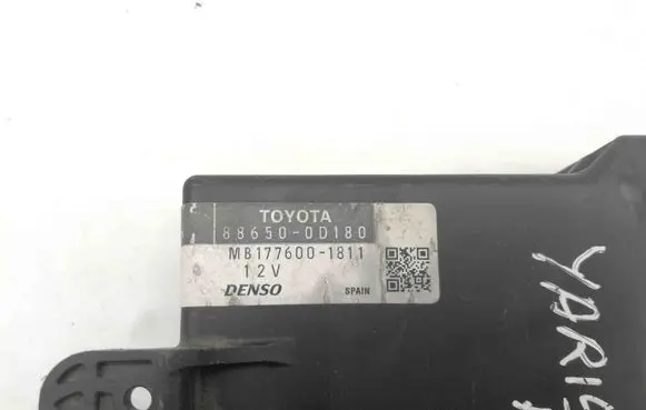 Toyota Yaris Other devices 886500D180