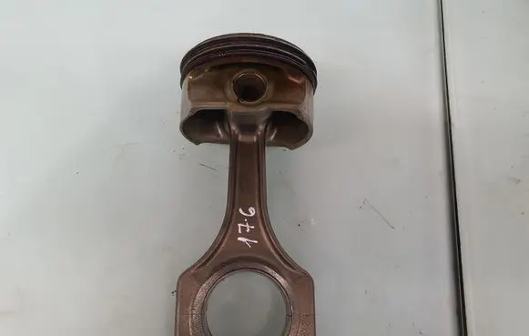 BMW M5 Piston with connecting rod 11257840922 11247838623