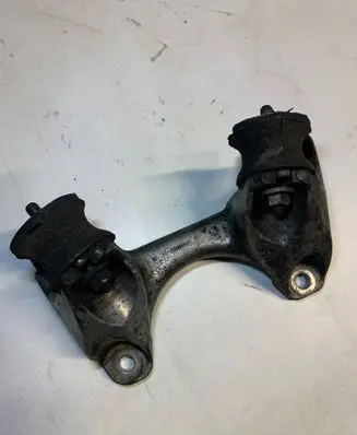 BMW 3 E90 E91 Gearbox mounting bracket 6760305 22326760305