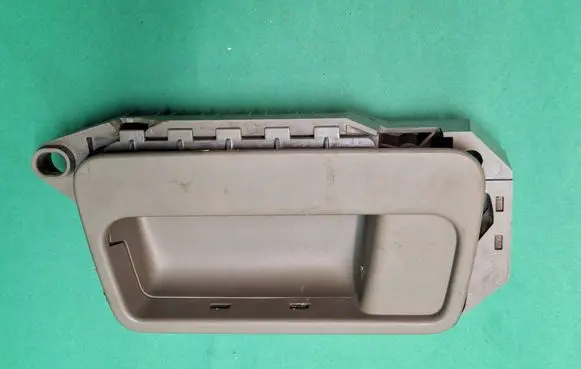 Volvo XC90 Tailgate trunk handle 8652550 7847