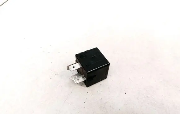 Volvo S40, V40 Other relay MB953381 V23134-B52-X240