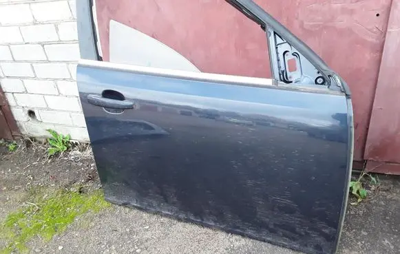 Cadillac BLS Front door