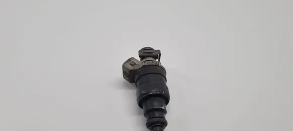 Audi A4 S4 B5 8D Fuel injector 078133551N