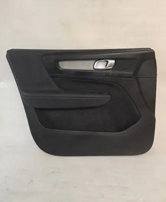 Volvo XC40 Front door card panel trim 32282668